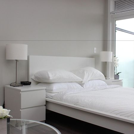 Atlas Suites- Furnished Apartments-College Street, トロント エクステリア 写真
