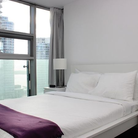 Atlas Suites- Furnished Apartments-College Street, トロント エクステリア 写真