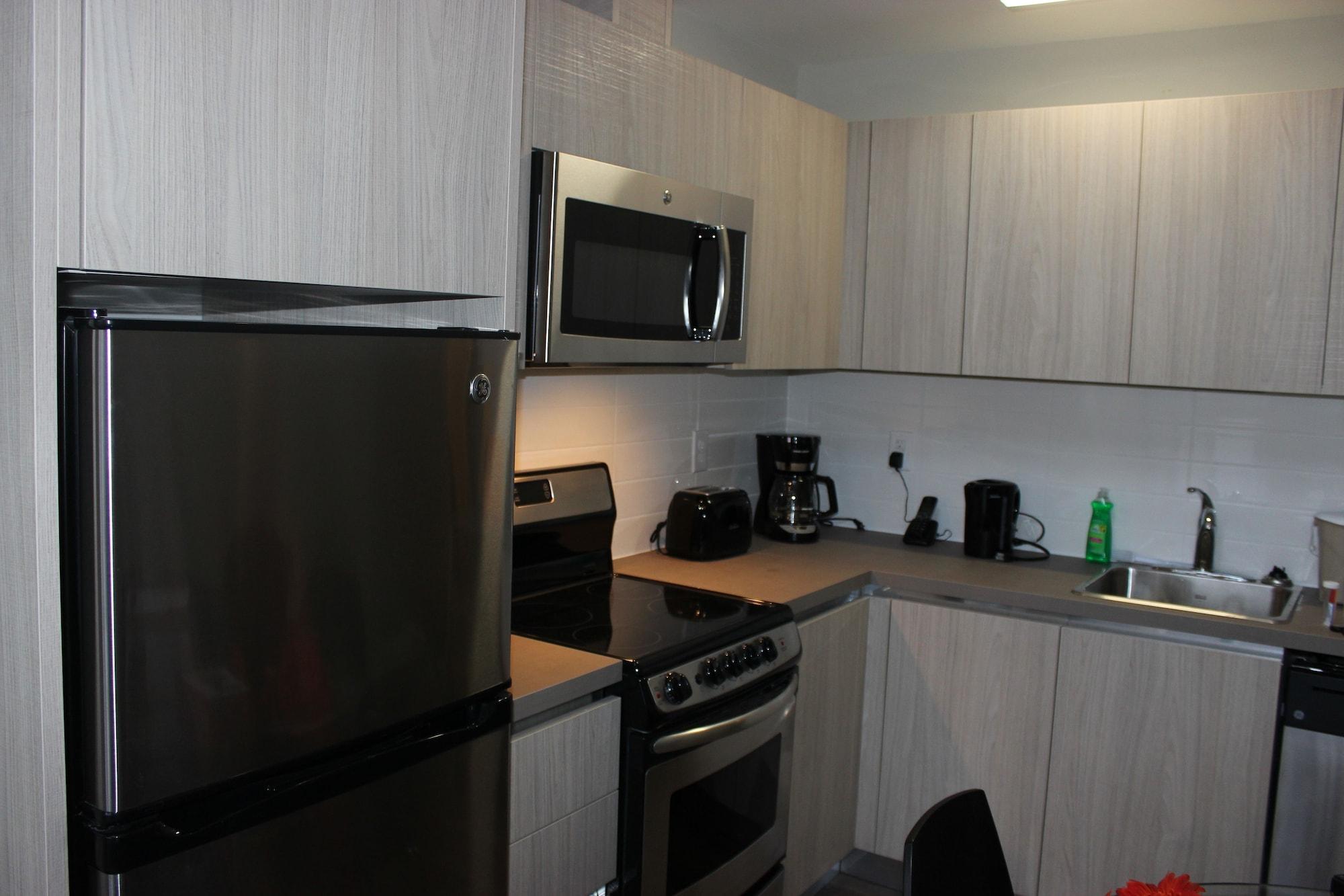 Atlas Suites- Furnished Apartments-College Street, トロント エクステリア 写真