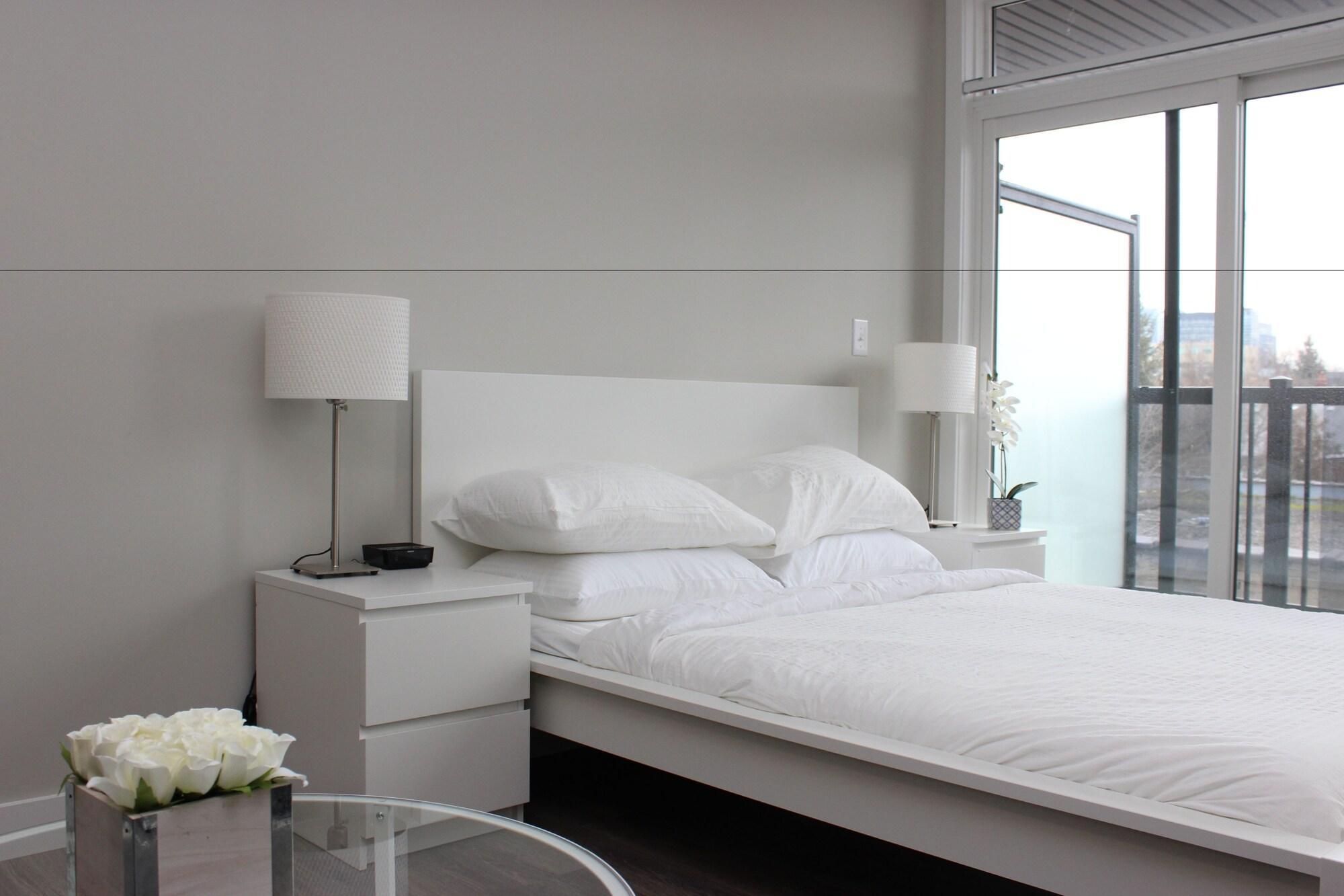 Atlas Suites- Furnished Apartments-College Street, トロント エクステリア 写真