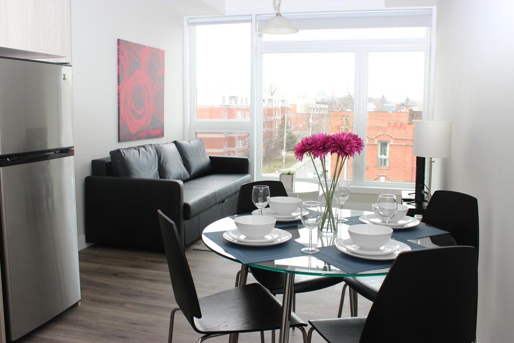 Atlas Suites- Furnished Apartments-College Street, トロント エクステリア 写真