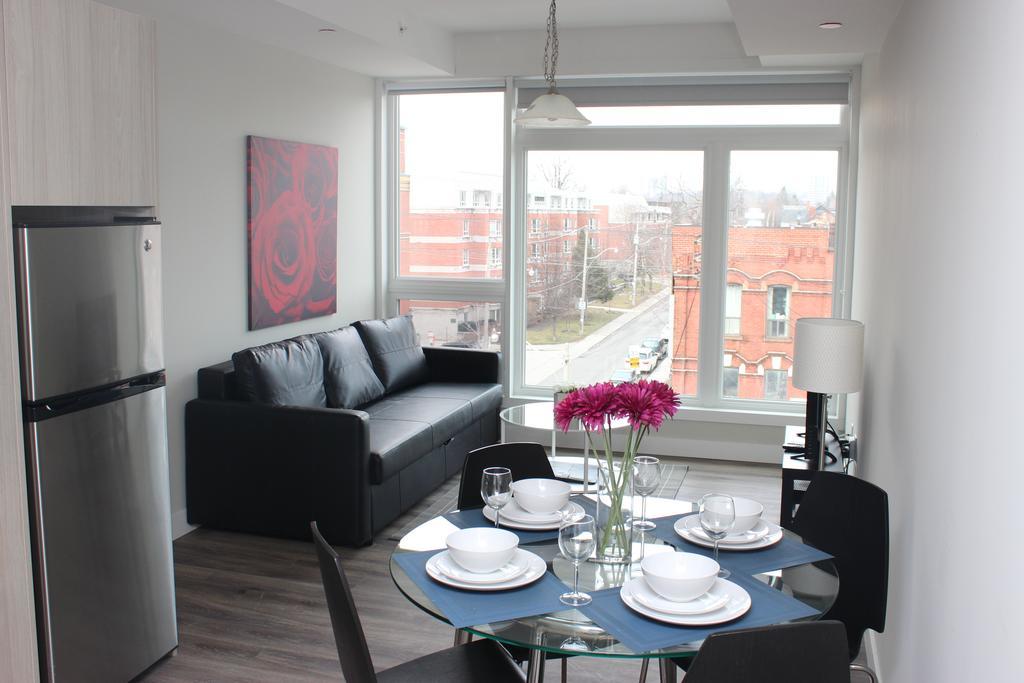 Atlas Suites- Furnished Apartments-College Street, トロント エクステリア 写真
